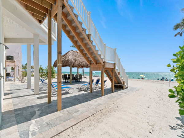 Luxurious 6-Bedroom Beachfront Residence Near Bonita Beach